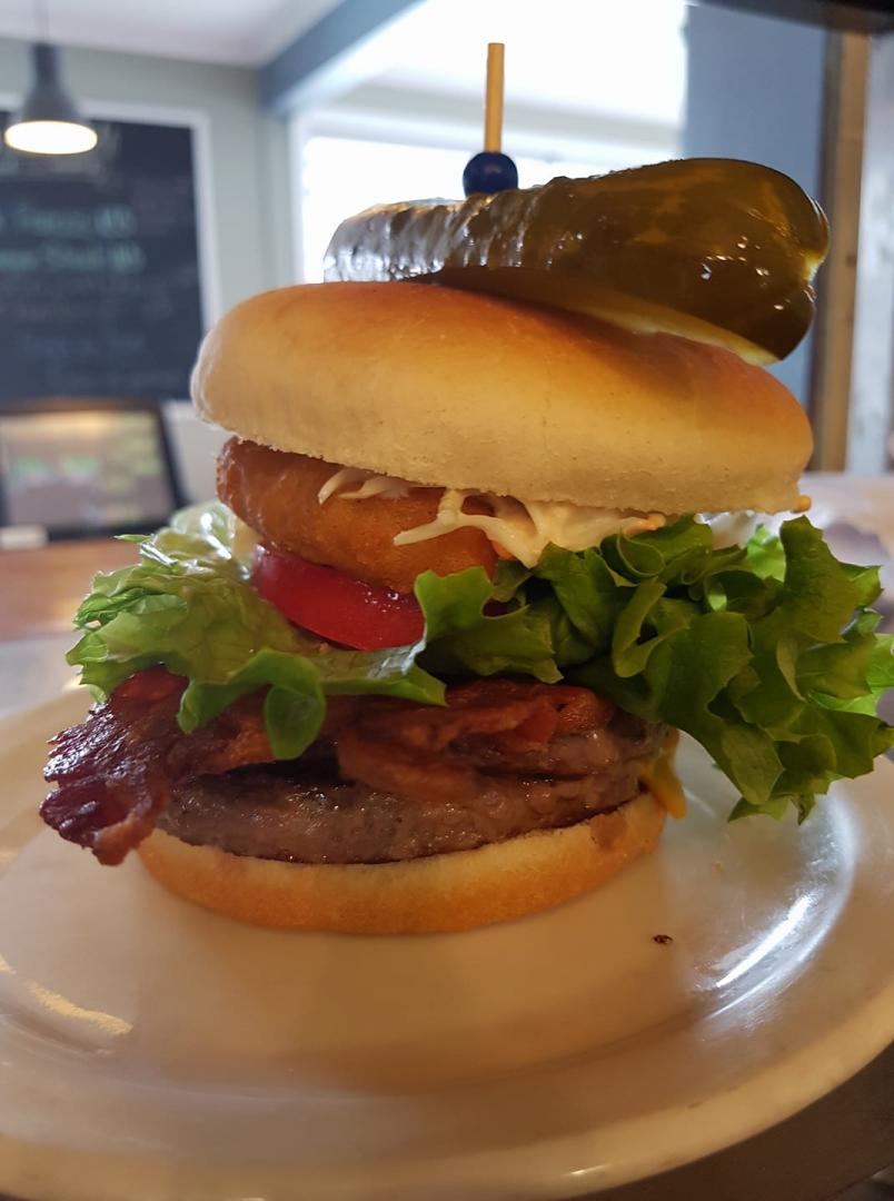 Restaurant burger Ayer's Cliff